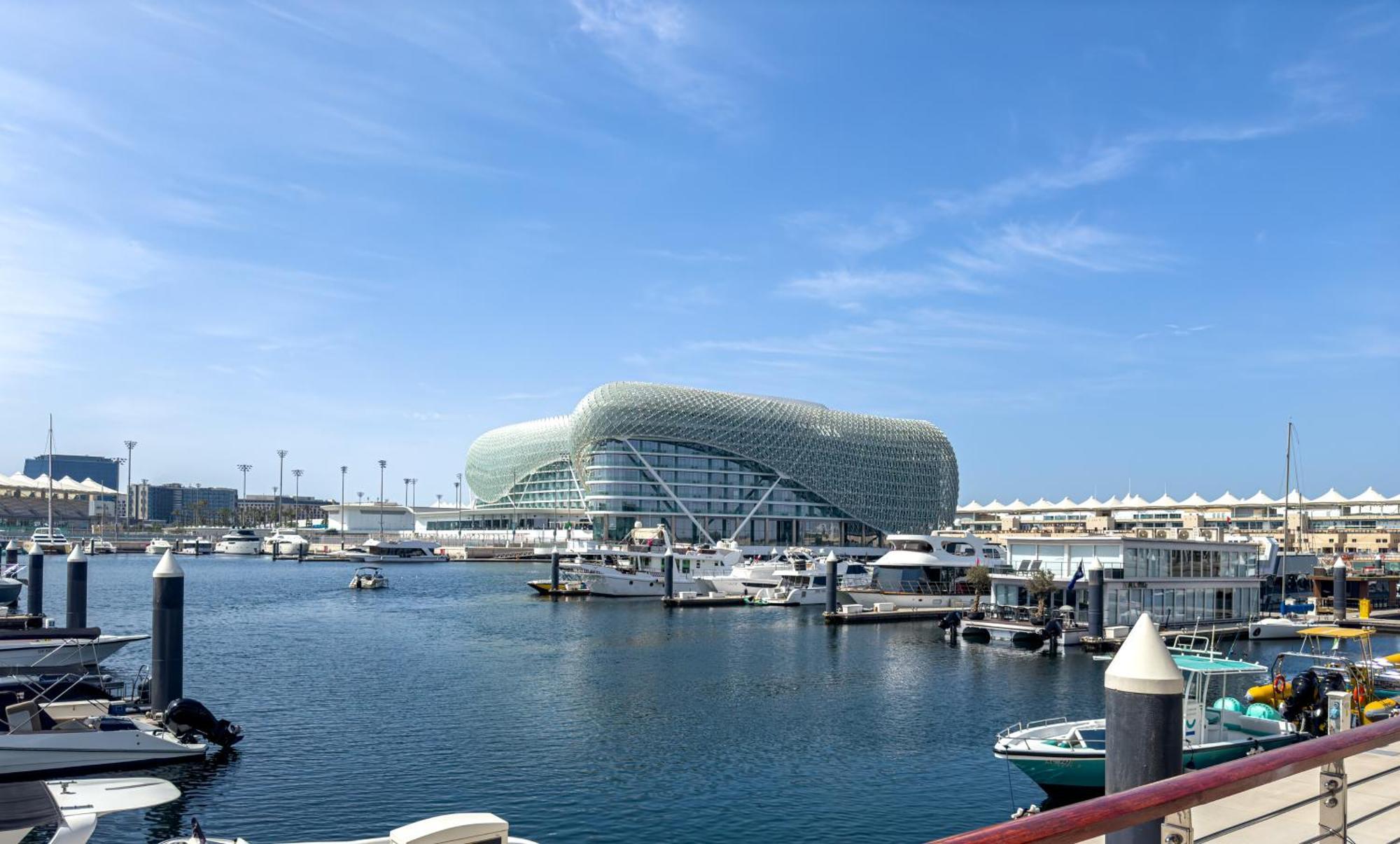 Elegant Family With Bbq In The Heart Of Yas Near Yas Circuit - Formula 1 - Ferrari World - Sea World - Warner Brothers Villa Abu Dhabi