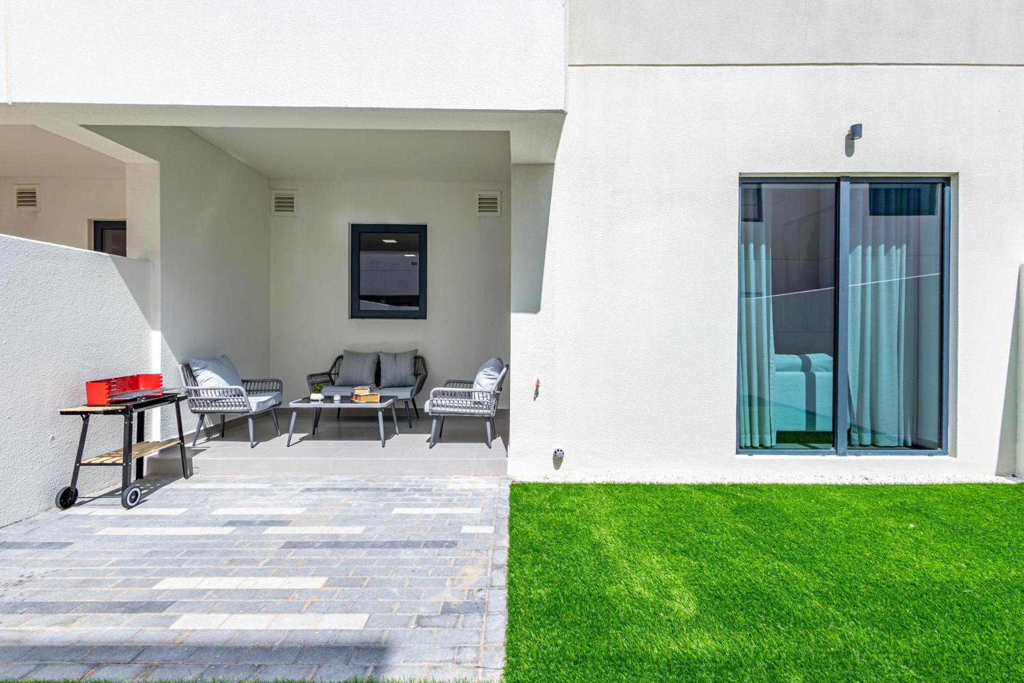 Elegant Family With Bbq In The Heart Of Yas Near Yas Circuit - Formula 1 - Ferrari World - Sea World - Warner Brothers Villa